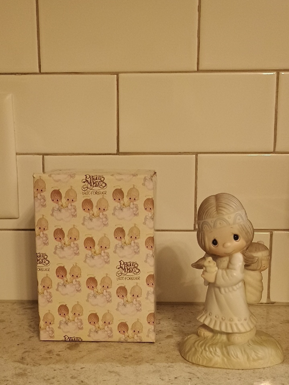 Vintage 1977 Jonathan & David Precious Moments Porcelain "His Burden Is Light"